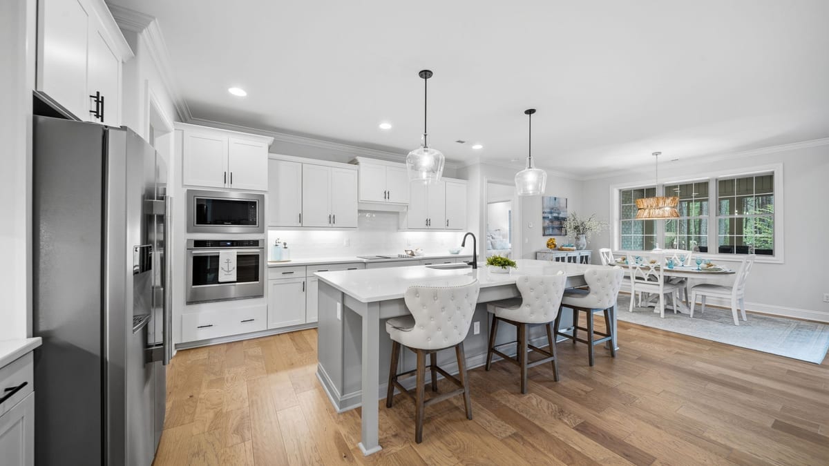 Pine Island kitchen and breakfast nook
